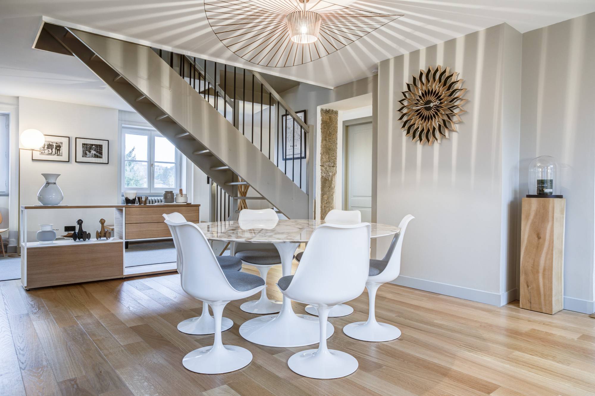 Appartement Duplex à Lyon Meublé par Arrivetz – Design Vitra, Knoll et Flos