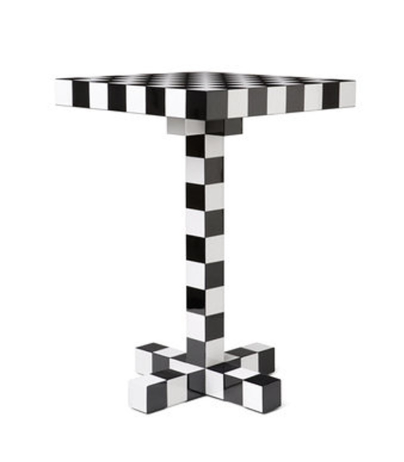 Table Echec et Mat : Design Ludique et Multiusage pour Intérieurs Contemporains
